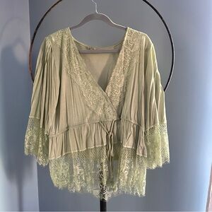 POL Elegant Lace Trimmed Green Top